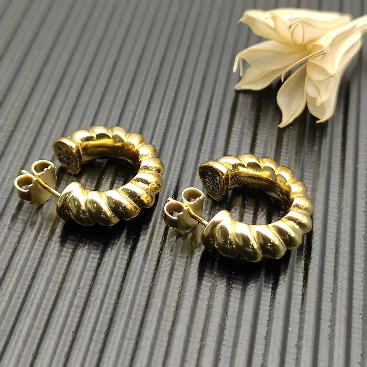 High Quality Fashion Classic 925 Silver Dy New Stud Earrings For Everyday Wear