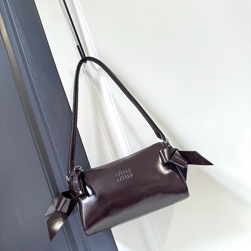 LMP28 bag 22-13-6cm Hand bag