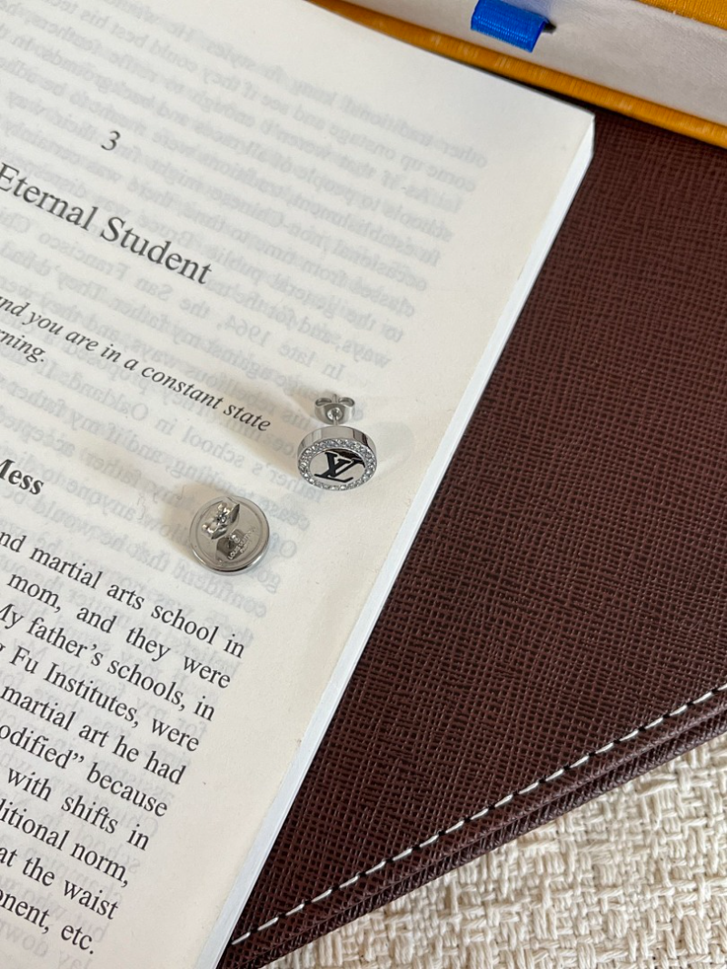 A1242   Women's new fashionable titanium steel earrings and jewelry